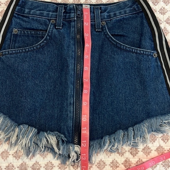 Carmar Beatrice Zip Front Denim Jean Skirt Reflective Stripes Raw Hem Size 25 - Picture 7 of 15